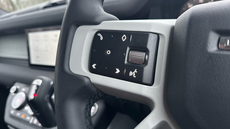 Land Rover Defender 90 Diesel 3.0 D250 Hard Top SE Auto